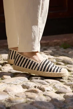 Beige und schwarz gestreifte Stoff Espadrilles Prima riga p687