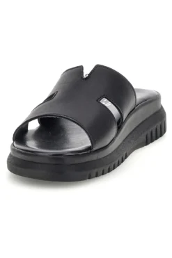 Ciabatte in pelle nero a fasce Pittarello 32811926