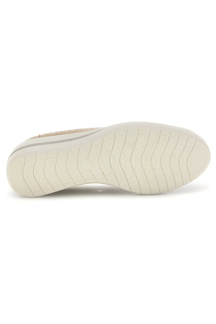 Mocassini beige traforati con zeppa Mio tempo MINA3173