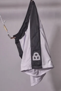 Pantaloncini Bianchi Sportivi Traforati al Ginocchio Bianchi e Neri BOARDMAN BRDM6