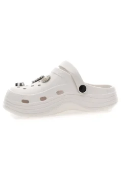 Sabot bianco con charms decorativi 2T2L 2035