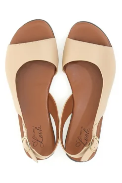 Sandali Beige con Tomaia in Pelle e Tacco Basso Pittarello Look 225110