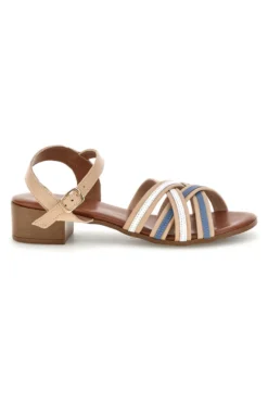 Sandali beige in pelle con tacco basso e listini Pittarello look 243110