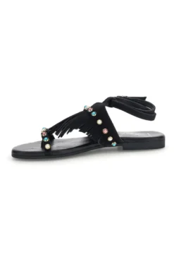 Sandali neri in vera pelle infradito con frange e borchie Pittarello look IF6856