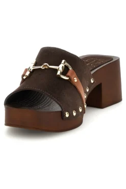 Sandalo marrone in pelle con tacco e borchie Pittarello Must Have 11938