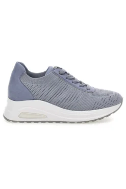 Sneakers azzurre in tessuto traspirante con zeppa Inblu 485IN
