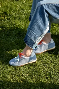 Sneakers azzurre in vera pelle con doppi lacci Pittarello Capsule BT251278010