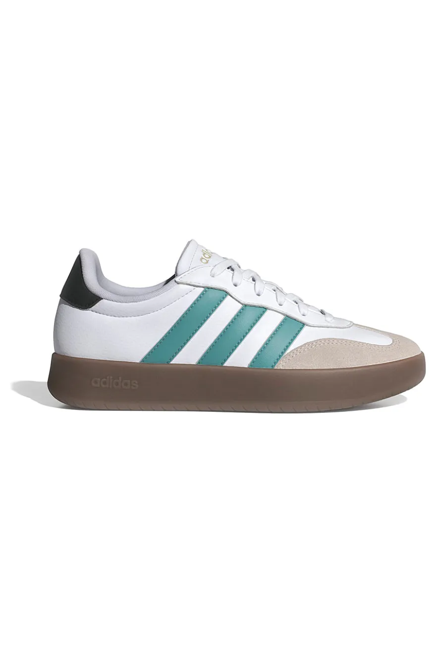 Sneakers bianche con strisce verdi e suola beige Adidas Barreda