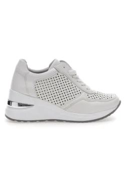 Sneakers bianche con zeppa traforate Mio tempo 137