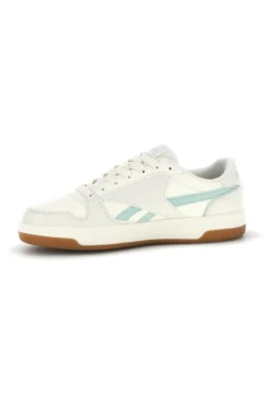 Sneakers bianco in pelle sintetica con dettagli verde acqua Reebok Match Prime V2