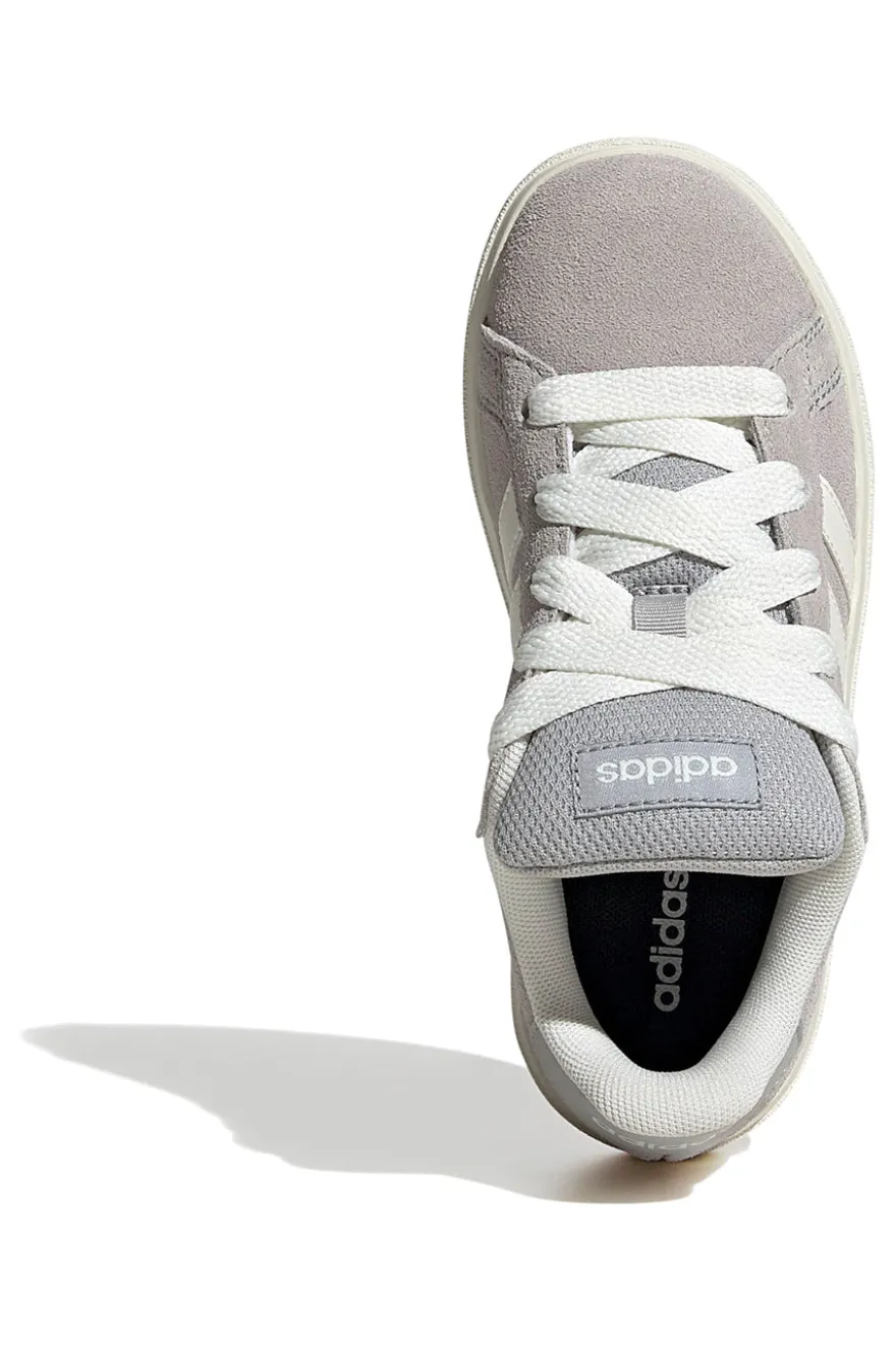 Sneakers grigie in suede con strisce bianche Adidas Grand Court 00s K