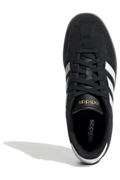 Sneakers nere con suola marrone e 3 strisce bianche Adidas Barreda