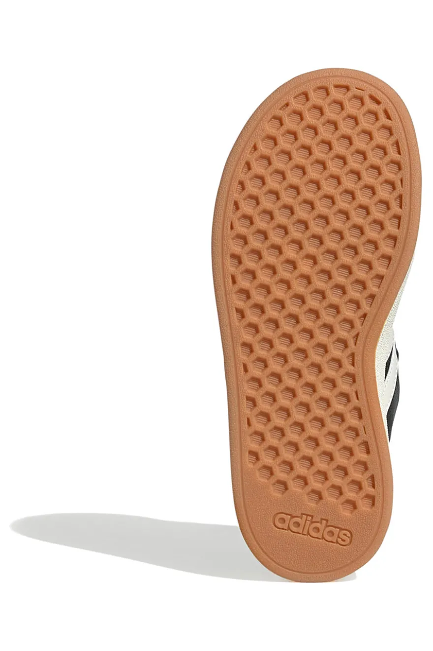 Sneakers nere in suede con 3 strisce bianche Adidas Grand Court 00s K