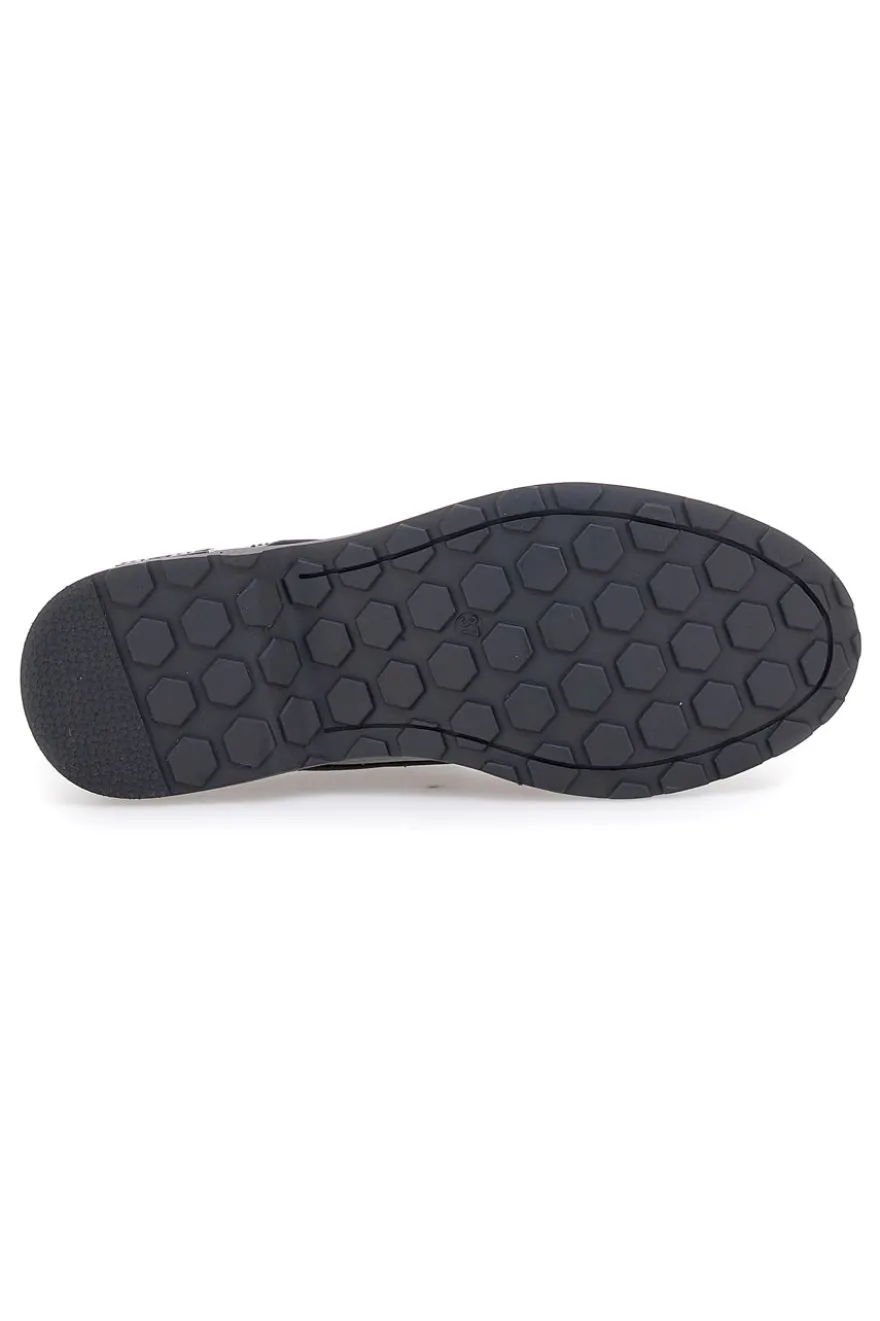 Stringate nere in pelle con suola robusta Me & Me 3001
