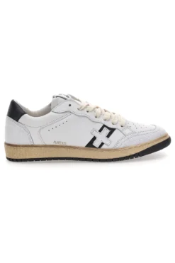 Weiße Leder-Sneaker mit schwarzen Details von Pittarello Plus Aurelius, Made in Italy.