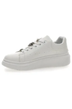 Weiße Sneakers mit dekorativen Clips CAFE' COST LAILITZ004
