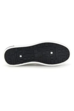 Weiße Turnschuhe mit kontrastierenden Einsätzen und Schnürsenkeln Carrera CAM643021038
